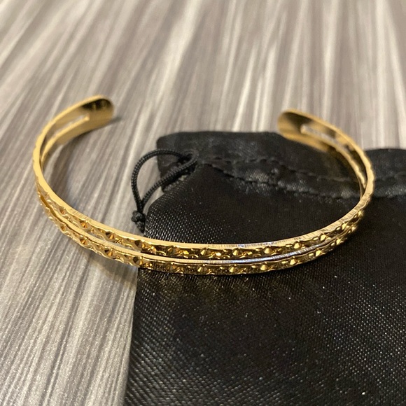 18K Hammered bangle bracelet - Picture 1 of 3